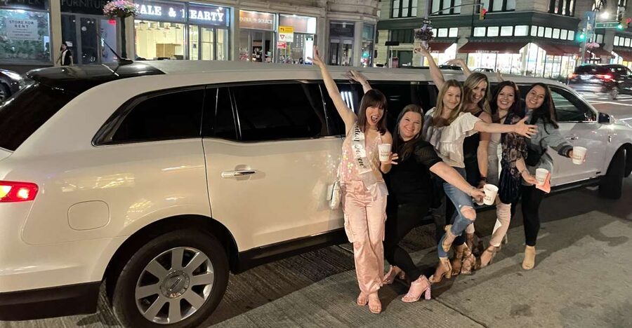 NYC Limousine Tour By Stretch Limo-King And Queen Limo NYC - Price and value: $999 per group up to 7 passengers