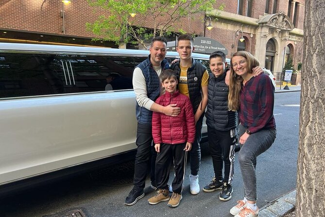 NYC Limousine Tour (New York "NYC Limo Tour" Limo, SUV Or Van ) - Manhattan Landmarks and Photo Stops You Can Expect to Hit