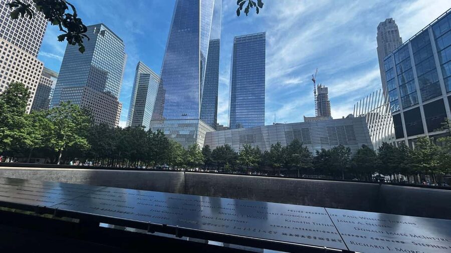 NYC Lower Manhattan Walking Tour & Freedom Tower Observatory - Federal Hall: where Washington’s oath turns a building into a story