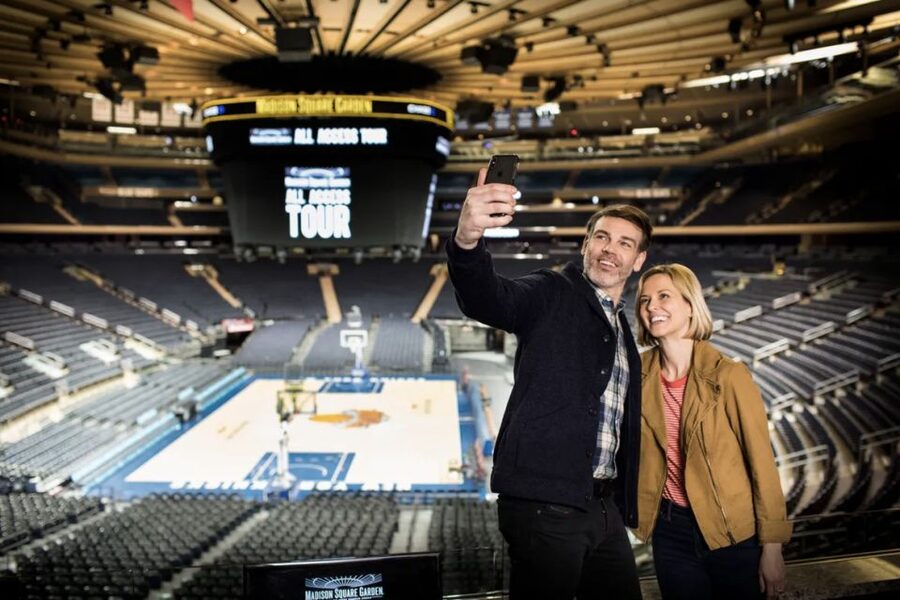 NYC: Madison Square Garden Tour Experience - Luxury Suites and Premium Rooms: What You Learn by Seeing the Best