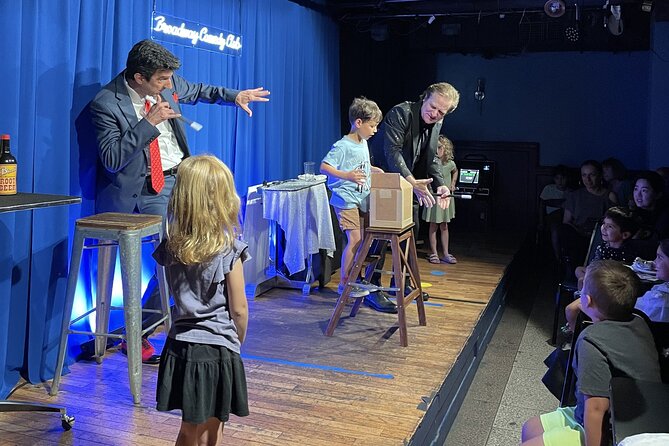 NYC: Magic Show for All Ages - Broadway Magic Hour (Times Square) - Broadway Comedy Club: why this venue feels close