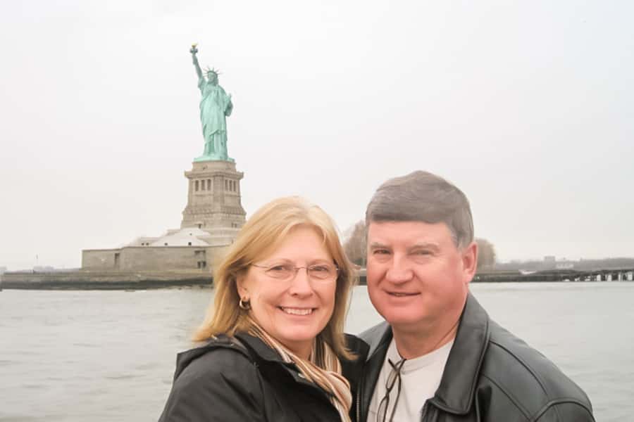 NYC: Manhattan Skyline Brunch Cruise with a Drink - The 1920s-style yacht vibe, minus the stress