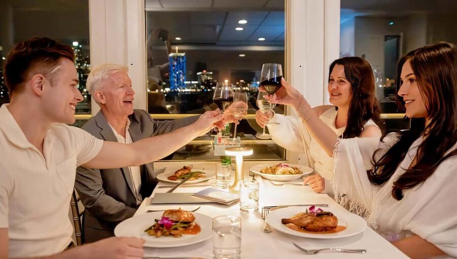 NYC: Manhattan Skyline Dining Cruise - Onboard Comfort: Three Decks, Climate-Controlled Lounges, and Photo Angles