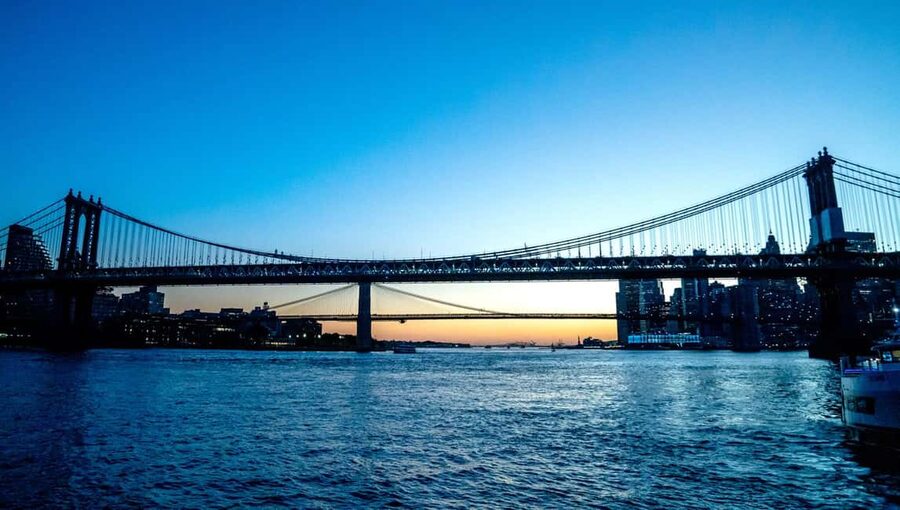 NYC: Manhattan Skyline Dining Cruise - Price and Value: $119 for 3 Hours, Dinner, and Skyline Sightseeing