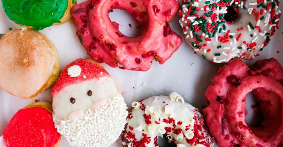 NYC: Midtown Holiday Donut and Hot Chocolate Adventure - The Grand Central Donut Moment, Plus City Context You Can Use
