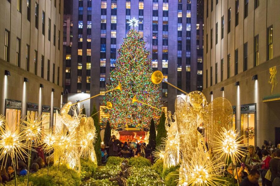 NYC: Midtown Holiday Donut and Hot Chocolate Adventure - How to Dress and Move So the Walk Feels Easy