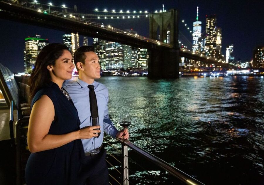 NYC: New Year's Eve Buffet Dinner Fireworks Harbor Cruise - Open bar, toast, and the drinks that keep the mood up