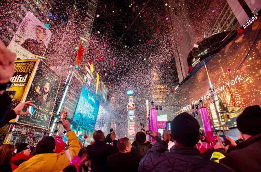 NYC: New Year's Eve Drinks, History and Ball Drop Tour - Starting at Grand Central, then rolling into Hell’s Kitchen