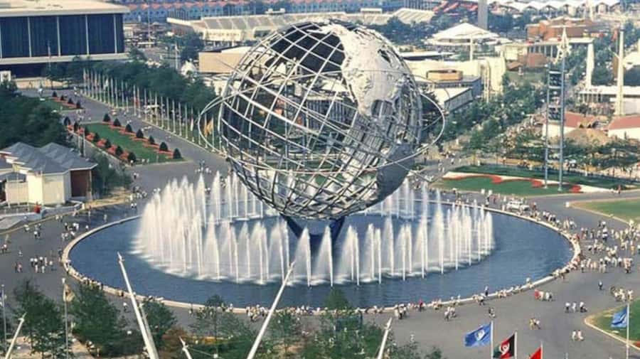 NYC: New York City Contrasts Tour through Harlem, The Bronx, Queens and Brooklyn - Starting at Times Square and getting to Harlem fast