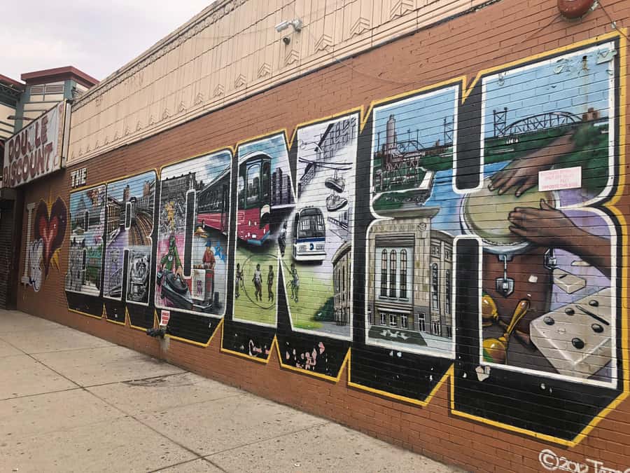 NYC: New York City Contrasts Tour through Harlem, The Bronx, Queens and Brooklyn - Brooklyn: Williamsburg’s ultra-Orthodox Jewish community and the small street details