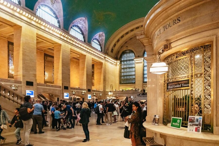 NYC: Official Grand Central Terminal Guided Tour - Vanderbilt Hall and the Tiffany clock: the signature interior moment