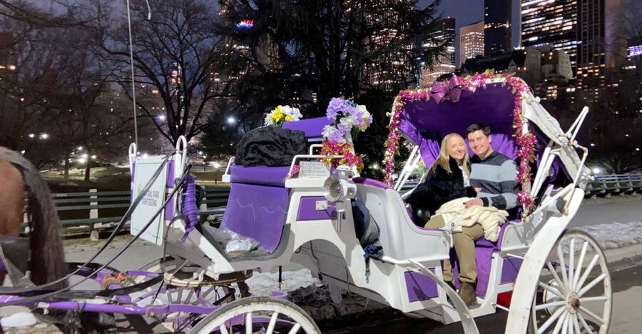 NYC: Private Christmas Lights Horse Carriage Ride - Finding the carriage at 59th and 7th, without the stress