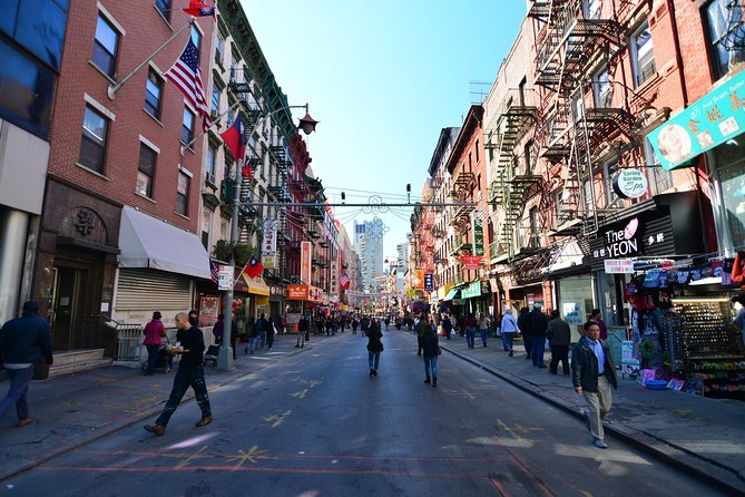 NYC Private Custom Tour by a Local Guide, off-the-beaten-path - Stop 4: Getting real recommendations and how to dodge tourist traps
