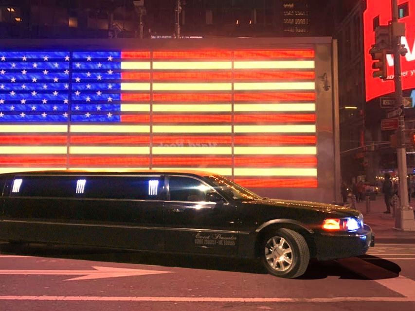 NYC: Private Home Alone 2 Stretch Limousine Tour with Pizza - Key Points at a Glance