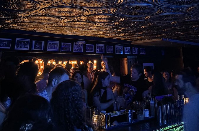 NYC Pub Crawl Tour - The Night Ends at a Nightclub, With Rooftop Views