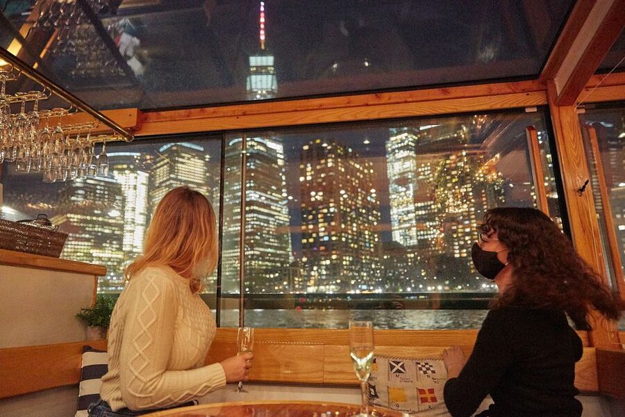 NYC: Romantic Valentine's Day Champagne Cruise - Price and Value: What $134 Buys You Here