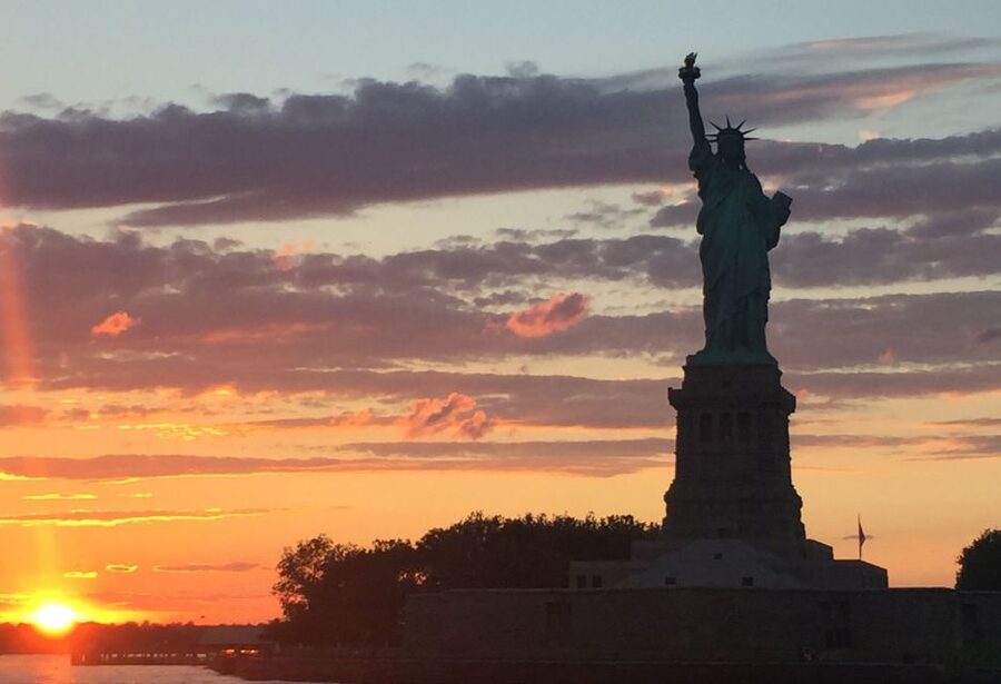 NYC: Romantic Valentine's Day Champagne Cruise - Timing and Pacing: 1.5 Hours That Works on a Holiday Schedule