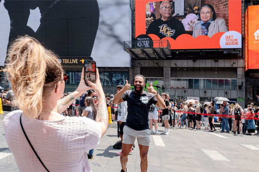 NYC: See Yourself on a Times Square Billboard for 24 Hours - Where the billboard is, and how to find it without stress