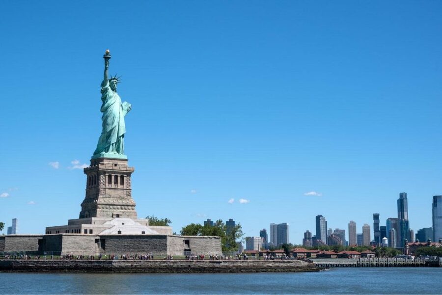 NYC: Sightseeing Day Trip with Statue of Liberty Visit - What to expect from the guide and staff support