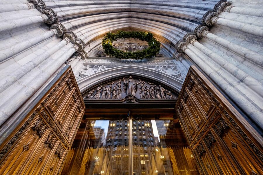 NYC: St. Patrick's Cathedral Tour - The audio tour with Cardinal Timothy Dolan, how it works