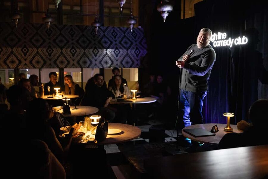 NYC: Stand Up Comedy with Free Round of Mini-Golf - The 90-minute flow, with mini-golf woven into your evening