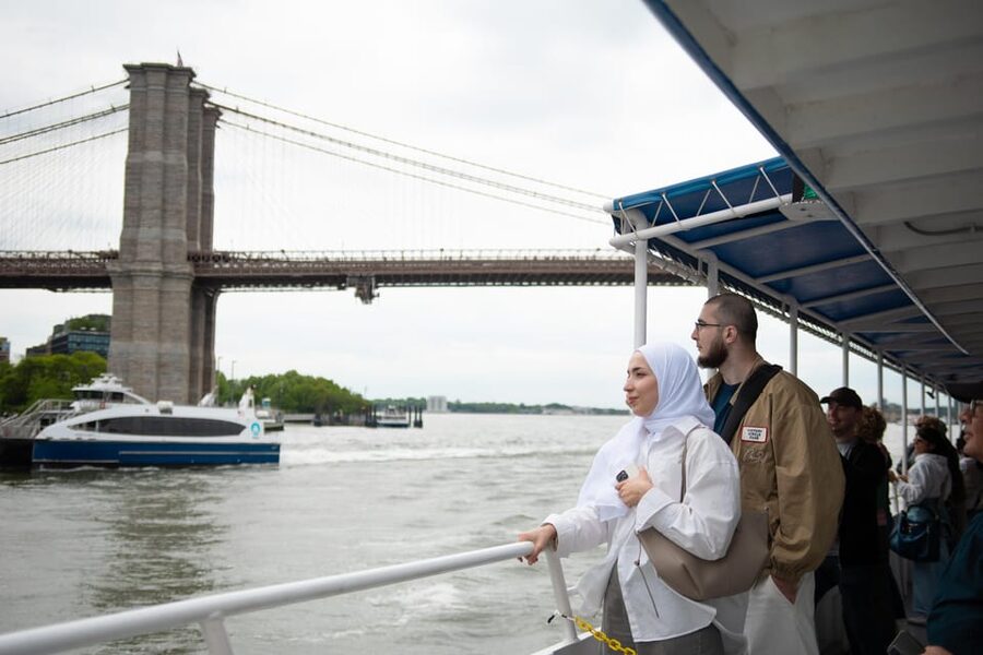 NYC: Starship Landmark 90 Minute Sightseeing Cruise - Statue of Liberty photo time, plus the free digital photographer