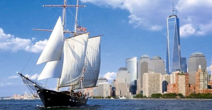 NYC: Statue of Liberty Day Sail with Onboard Bar - Statue of Liberty and Ellis Island: how you get better photos from the harbor