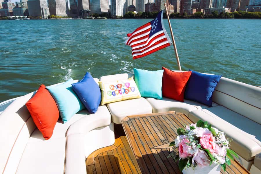 NYC: Statue of Liberty Private Yacht Tour - Price and value: $1,000 per group for up to 6