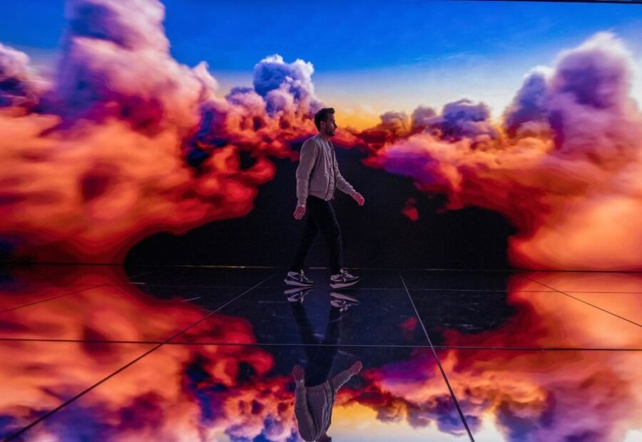 NYC: SUMMIT One Vanderbilt Tickets - AFFINITY and the Silver Balloon Room for Playful Photos