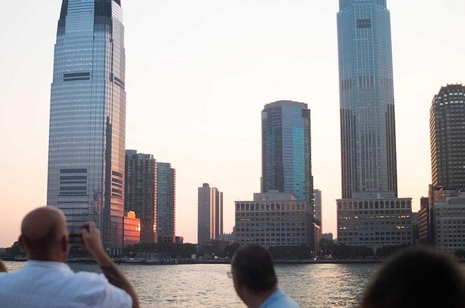 NYC Sunset Cruise Experience the City Twilight Magic - Comfort, Music, and Seating Choices That Affect Your Mood