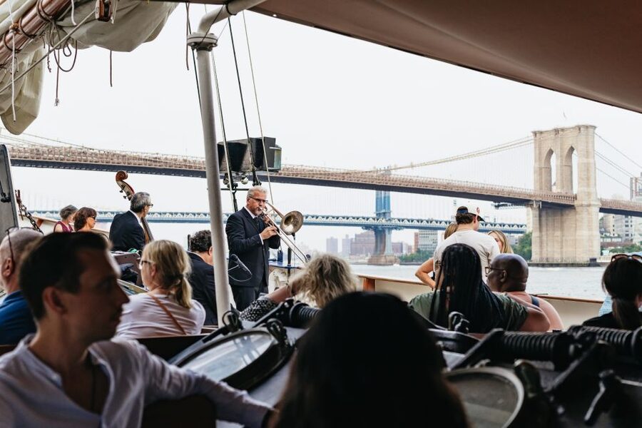 NYC: Sunset Jazz Sail aboard the 'Clipper City' - Bridges on the return, and how to get the best viewing angles