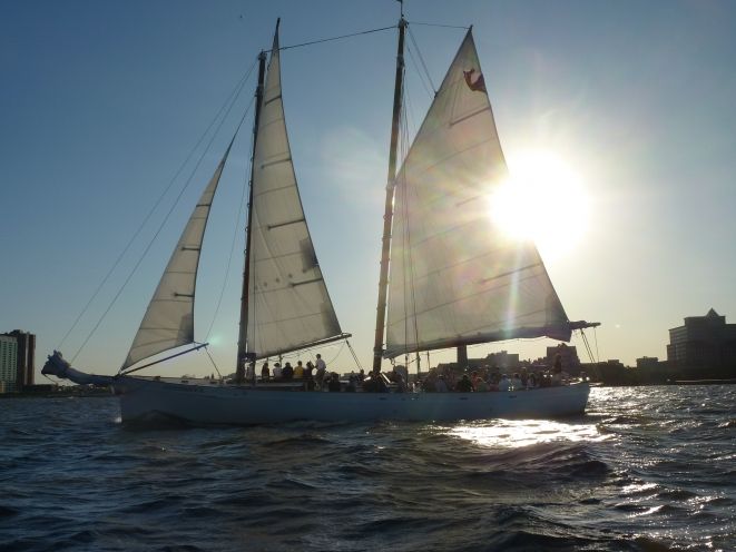 NYC: Sunset Sail Aboard Schooner Adirondack - Drinks, blankets, and crew humor: the small extras that raise the value