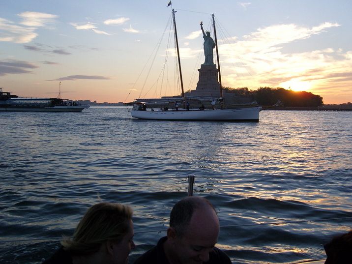 NYC: Sunset Sail Aboard Schooner Adirondack - Timing, weather, and photo tips that actually help