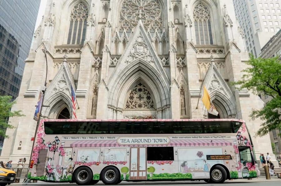 NYC: Tea Around Town Bus Tour with Live Entertainment - What the route feels like for 90 minutes in Manhattan