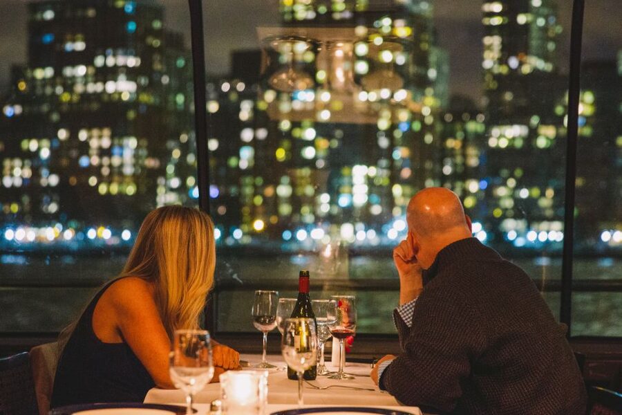 NYC: Thanksgiving Gourmet Lunch or Dinner Harbor Cruise - Drinks, What’s Included, and What to Expect at the Bar