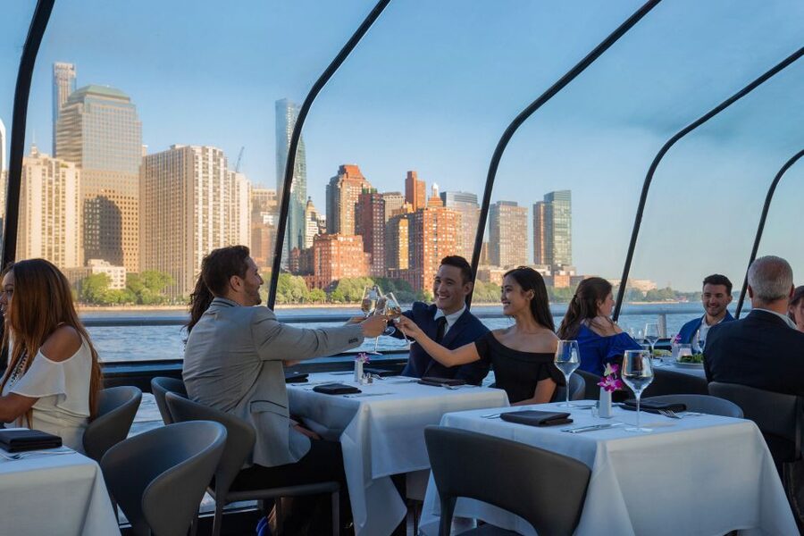 NYC: Thanksgiving Gourmet Lunch or Dinner Harbor Cruise - Lunch vs Dinner: Dress Code, Kids Policy, and the Holiday Feel