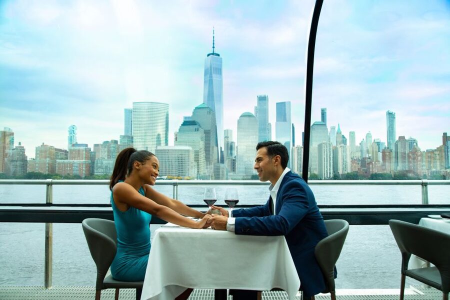 NYC: Thanksgiving Gourmet Lunch or Dinner Harbor Cruise - Should You Book Bateaux New York for Thanksgiving?