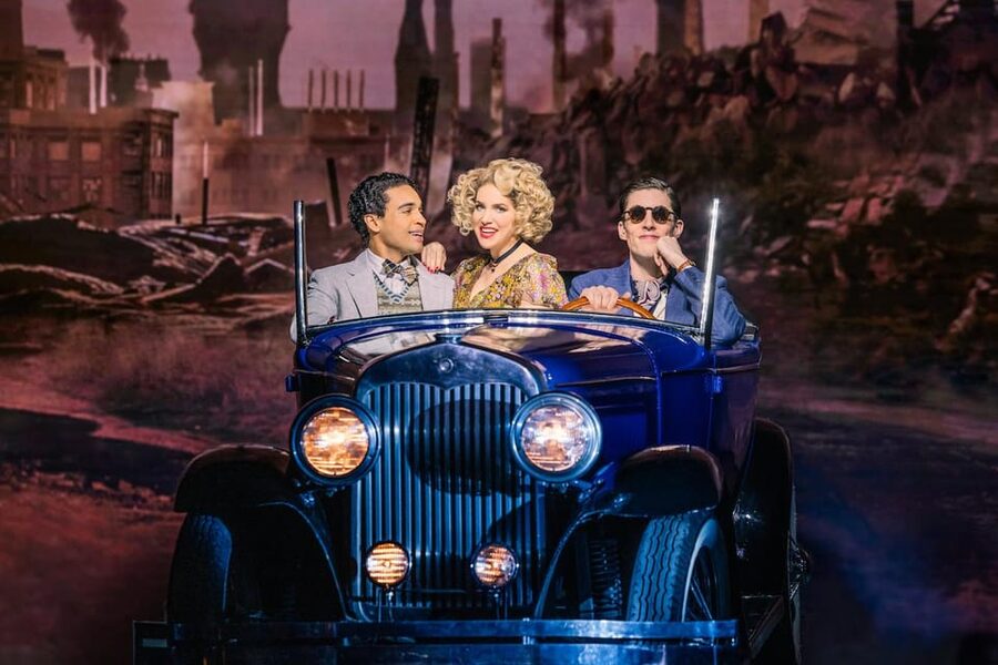 NYC: The Great Gatsby the Musical on Broadway - Intermission and what to do with your hands during it