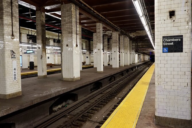 NYC Underground Subway Walking Tour - The 6 Train Ride and Ghost Stations, The Moment Most People Remember