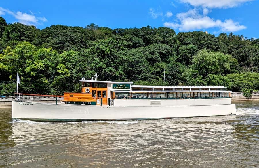 NYC: Urban Wildlife Sunset Tour of the East River - The 3-hour sunset flow, from Chelsea Piers to Long Island Sound