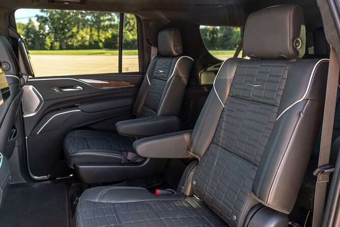 NYC VIP Private Luxury airport arrival ride by Stretch Limousine - Drop-Off in NYC: Where the Ride Ends