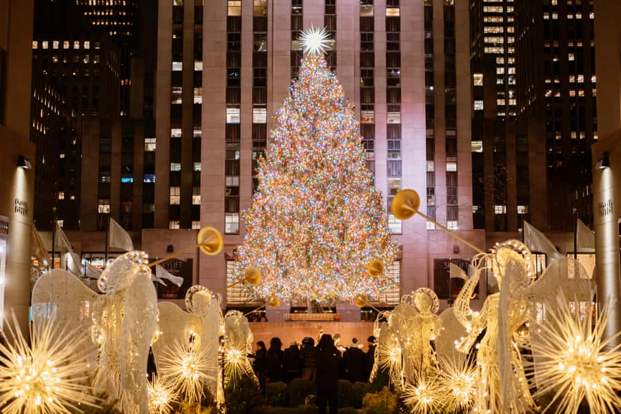 NYC: VIP Rockefeller Center Tour with Observation Deck Entry - Entering the VIP lounge at 52 W 50th Street, and why it matters