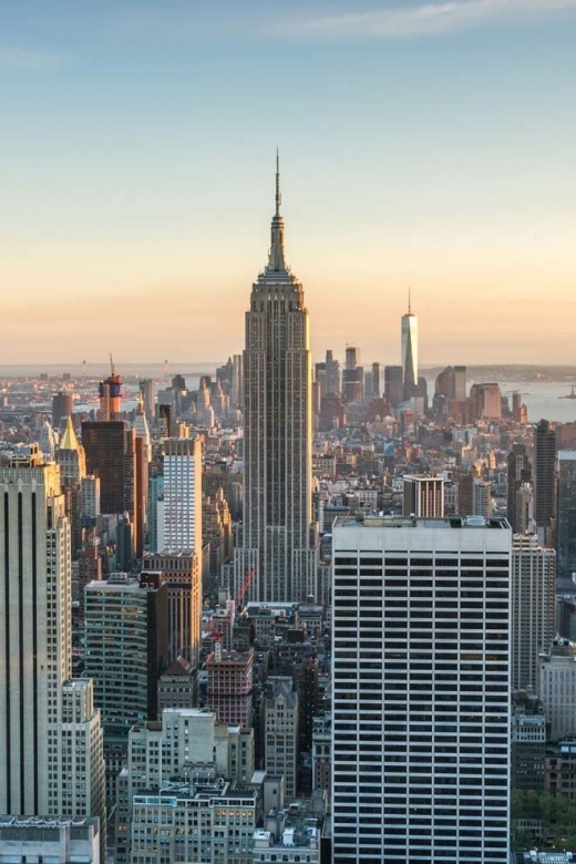 NYC: Walking Tour with Local Guide and 30+ Top NYC Sights - Flatiron District and Fifth Avenue: skyline viewpoints without the ticket headache