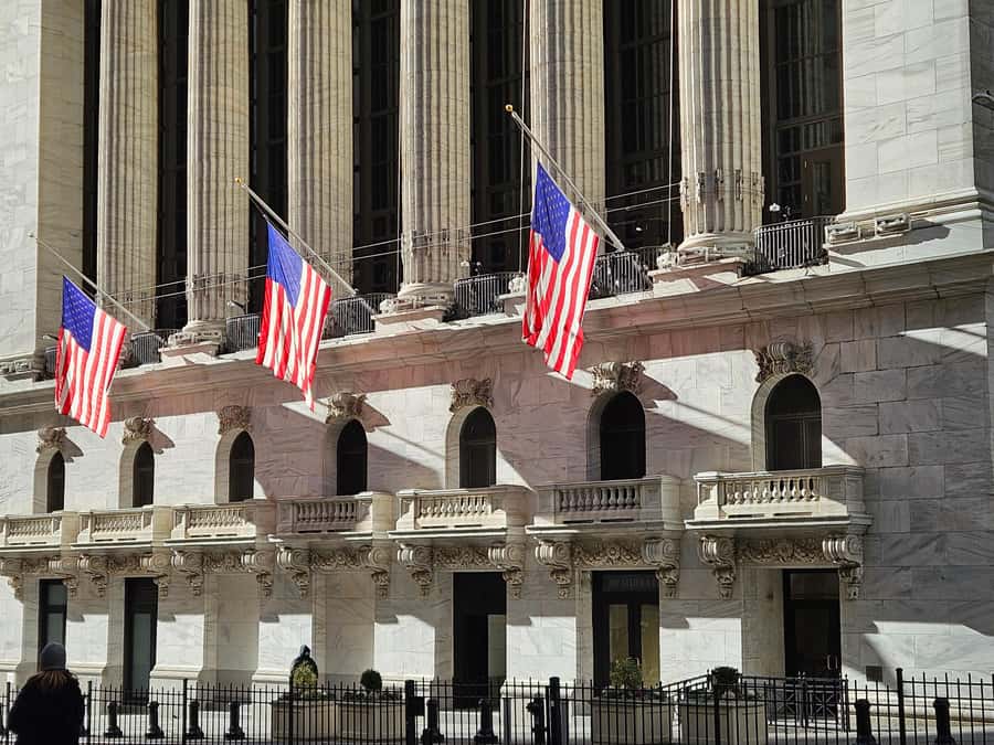 NYC: Wall Street Finance & Power, 9/11 memorial and the Bull - One World Trade Center, close enough to feel the scale