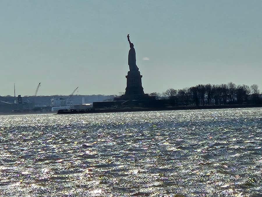 NYC: Wall Street Finance & Power, 9/11 memorial and the Bull - What to bring (and what to skip)