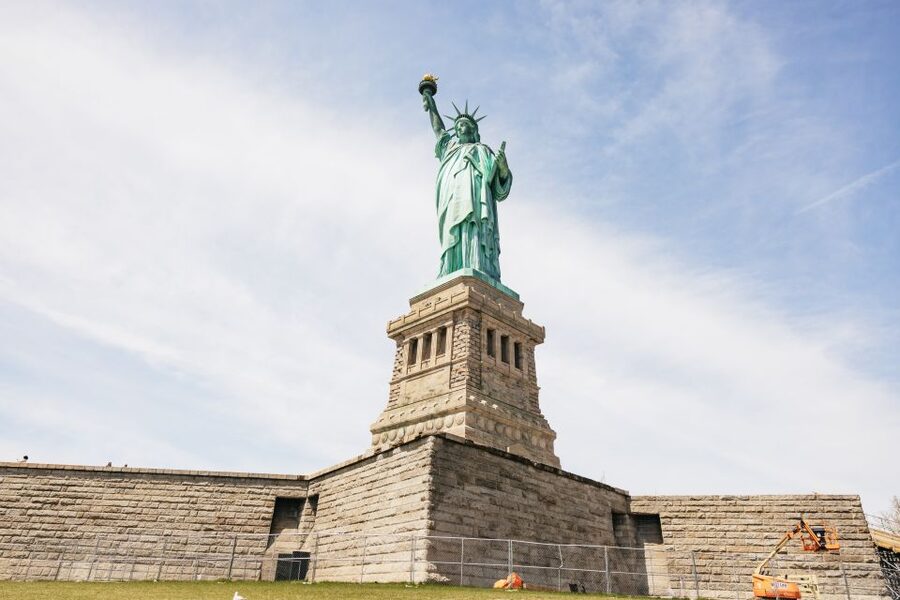 NYC: Wall Street Tour with 9/11 Memorial and Statue Ferry - Liberty Island, your self guided time with audio in 9 languages