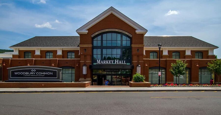 NYC: Woodbury Outlets Private Shopping Tour - How Pickup, Parking, and Waiting Work on Outlet Day