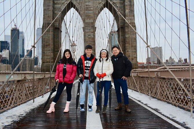 Private Brooklyn Bridge & DUMBO Photoshoot with Pro Photographer - How to Prepare So Your Photos Look Effortless