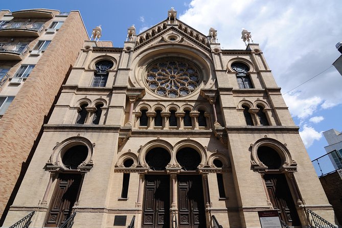 Private Lower East Side Food and Neighborhood Tour - Starting at 12 Eldridge St: the synagogue area that drives the story