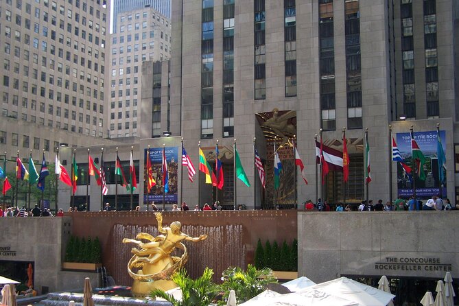 Private Luxury Tour of NYC With Transportation - Madison Square Park, Flatiron Views, and the Neighborhood Contrasts